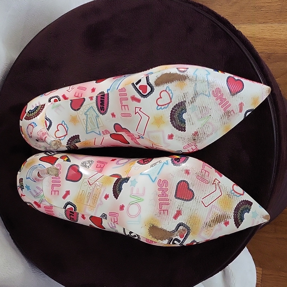 Shoes - Picture 4 of 5